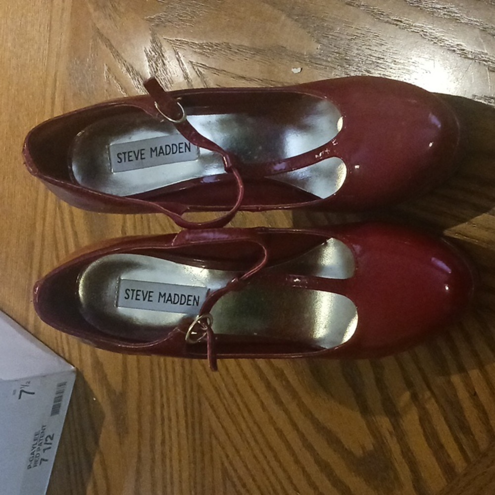 Womans red patent leather platform heels size 7
